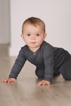 Niebieski pajacyk niemowlęcy z prążkowanej bawełny sle.4292