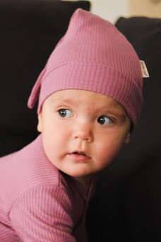 Różowa czapeczka niemowlęca z prążkowanej bawełny spo.4280